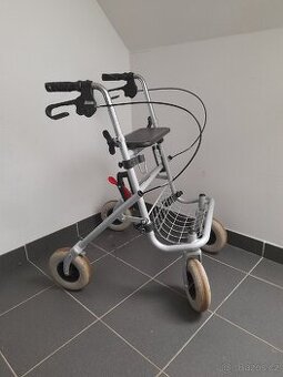 Invalidní chodítko