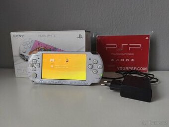 Sony Playstation Portable PSP 3004 Pearl White s krabicí
