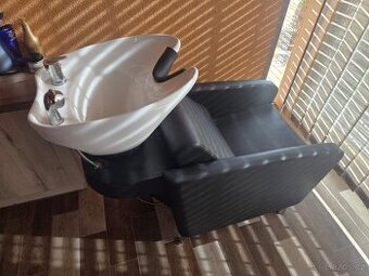 Kadeřnický mycí box