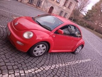 Volkswagen New Beetle 2.0i 85 KW. Klima, el.zrcátka, centrál
