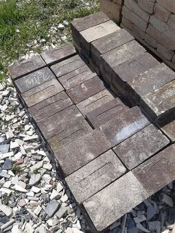 Prodám magneziove cihly