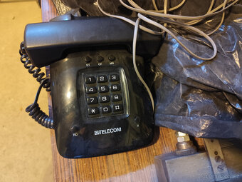 Prodám stolní telefony