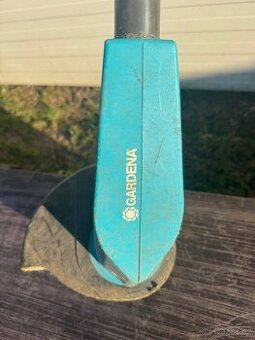 Elektrická strunová sekačka Gardena – plně funkční