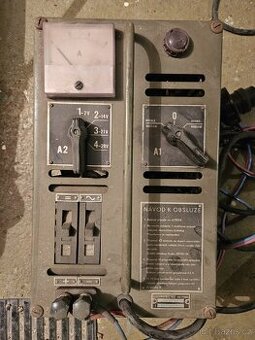 Stará nabíječka. 2 kusy.