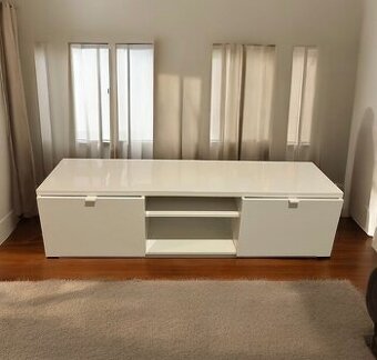 TV stolek s šuplíky
