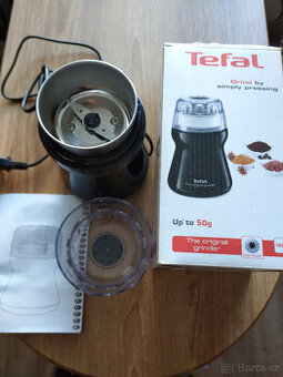 Mlýnek na kávu a koření Tefal GT110 180W