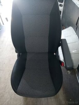 PRODÁM ORIGINÁLNÍ JEDNOSEDAČKU Z FIAT DUCATO 2020 VČETNĚ POD