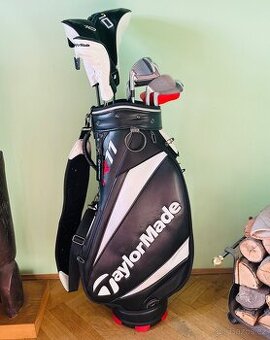 GOLFOVÝ SET TAYLORMADE DRIVER DŘEVO HYBRD ŽELEZA PUTTER BAG