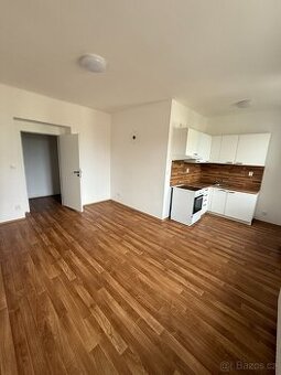 Pronájem městskéh bytu 2+kk (58,08 m²) – Louny, Husova 1071