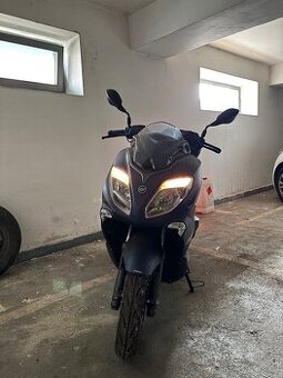 Skútr KEEWAY 125