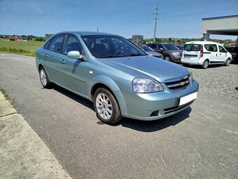 Chevrolet Lacetti, 1.4i benzín 70kw, klima, park. senzory