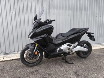 Honda Forza 750 ABS,TC (2022) TOP stav, jako nová, 16 tis.km
