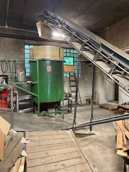Teplovodní kotel 400kW na piliny, štěpku