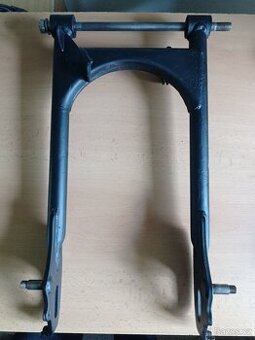 Zadní kyvná vidlice Honda CB 125 (1965 - 1978)S (J)