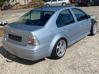 VW BORA 1.6 16V PACIFIC PROJEKT RV 2004