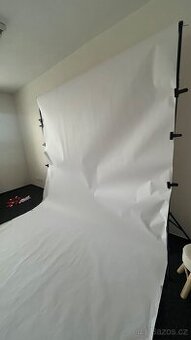 Konstrukce pro uchycení fotografického pozadí 3m