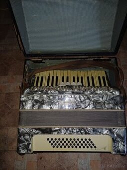 Akordeon, harmonika pianovka Weltmeister