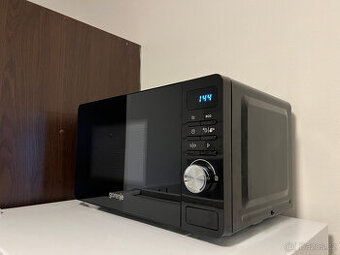 Mikrovlnná trouba Gorenje Advanced MO20A3B (v záruce)