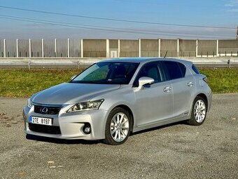 Lexus CT200h