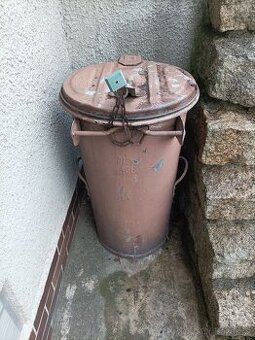 Plechová popelnice zdarma