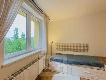 Vybavený byt 1+kk ve Vršovicích s výhledem do vnitrobloku