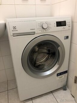 SLIM pračka Electrolux (40cm)