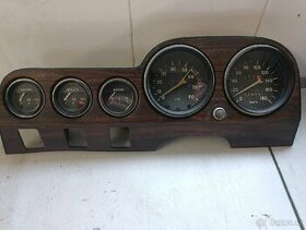 Přístrojová deska Lada