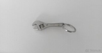 Malý stavitelný klíč jako ozdobný přívěšek