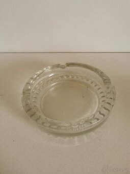 Skleněný popelník