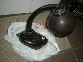 Bakelitova stolni lampa