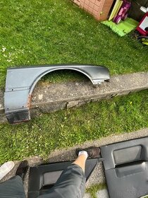 BMW E30 M technik originál díl z vozu PP blatník