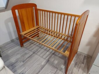 Dětská postýlka dřevěná stavitelná