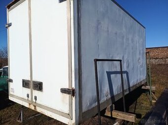 Skříňovou nástavbu