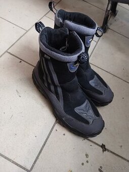 Zimní boty Adidas málo nošené