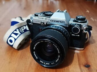 OLYMPUS OM-10 (Olympus Zuiko 35-70mm) - 1979