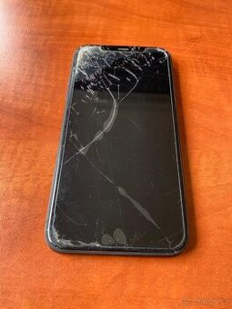 Koupím iphone 11- 64/128gb  v hroznem stavu..platba ihned