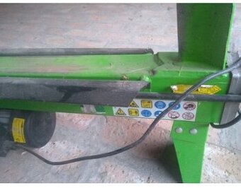 Štípačka na dřevo