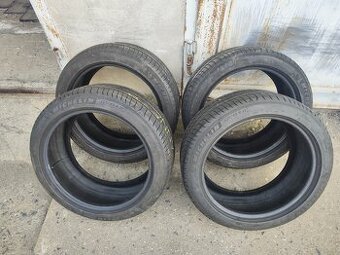 17"zánovní sada letních pneu Michelin 225/45/17 5600Kč/4ks