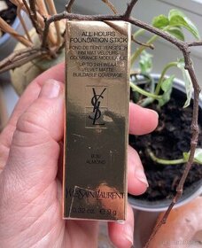 Makeup YSL - All hours foundation stick - 1