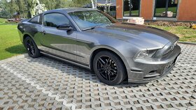 ford Mustang   3,7 V6, 225kw, 151tkm. 2014