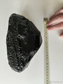 Velký obsidián černý - výskyt Mexiko - váha 2 kg