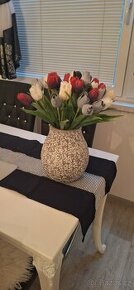 Nadherna váza s 34 ks tulipani