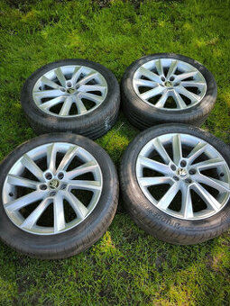4x orig.alu škoda (5x100) letní pneu 205/50 r17