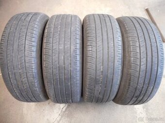 215/60R16 95V