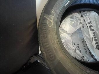 Continental pneu