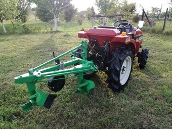 Dvouradličný pluh za malotraktor