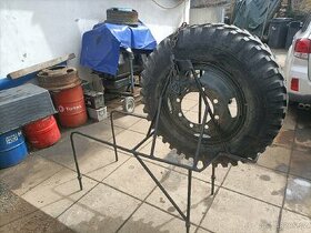 Prodám držák rezervy k hydraulicke ruce HR3001 praga V3S
