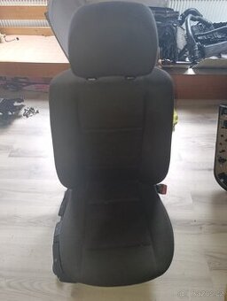 Sedačky v elektrice, bmw 320d
