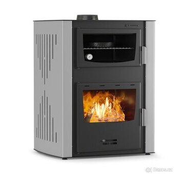 Krbová kamna s tepl. výměníkem a troubou Thermiki 25-30Kw
