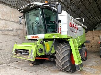 Claas Lexion 570 + V900 -> Nepojízdný, ale lze nastartovat